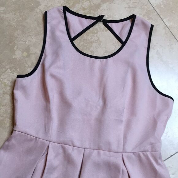 💕New cute pink dress💕  - Picture 3 of 3
